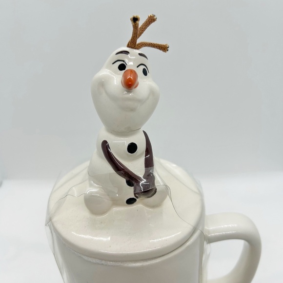 New Rae Dunn Disney Frozen Mug,  Olaf figure ceramic topper - Picture 3 of 9